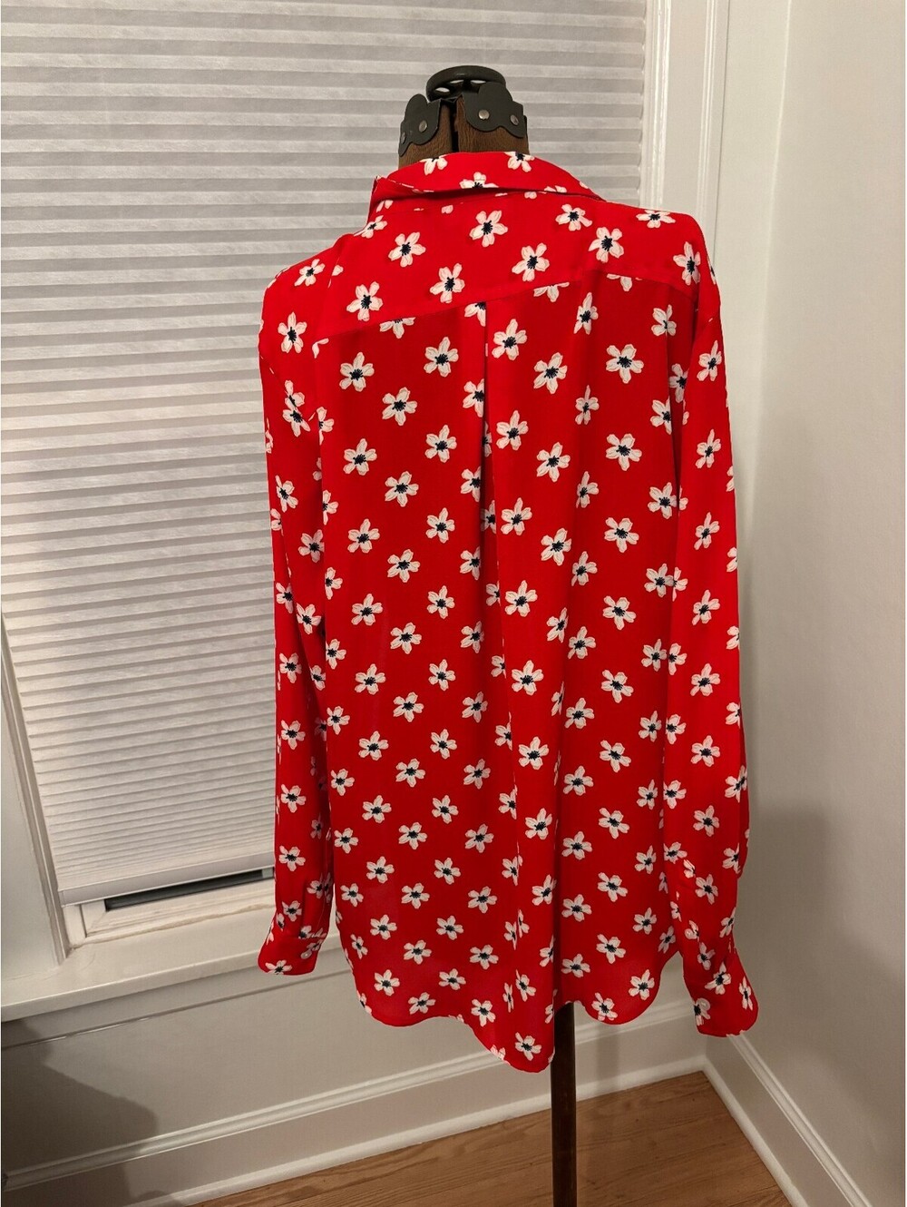 ON 34TH Women's M Red Floral Button Down Blouse Long Sleeve Cottagecore (2211)